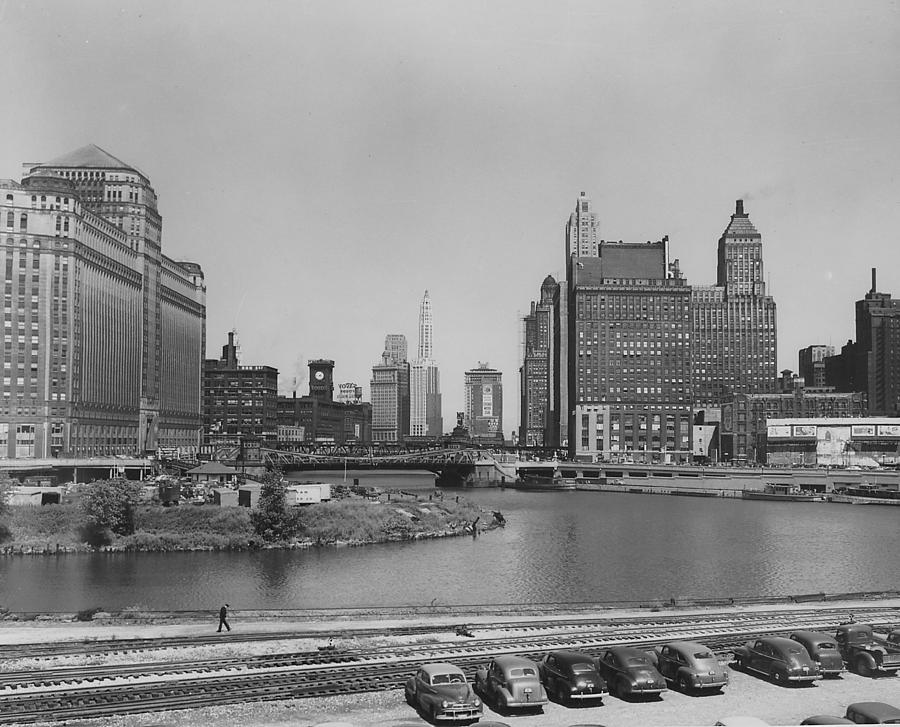 History chicago skyline june 1947 chicago and north western historical society